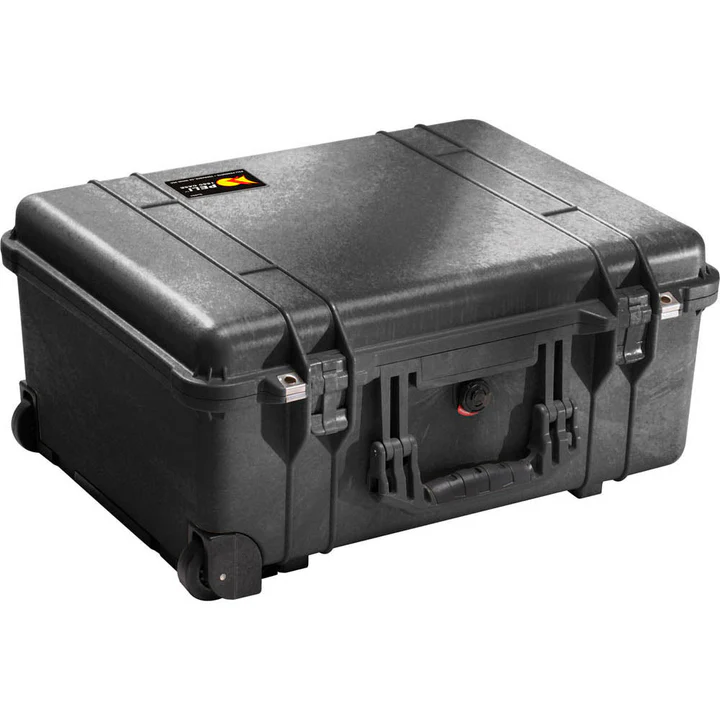 1560-001-110blackclosed.webp Протиударний кейс Peli Protector 1560M - Зображення 1
